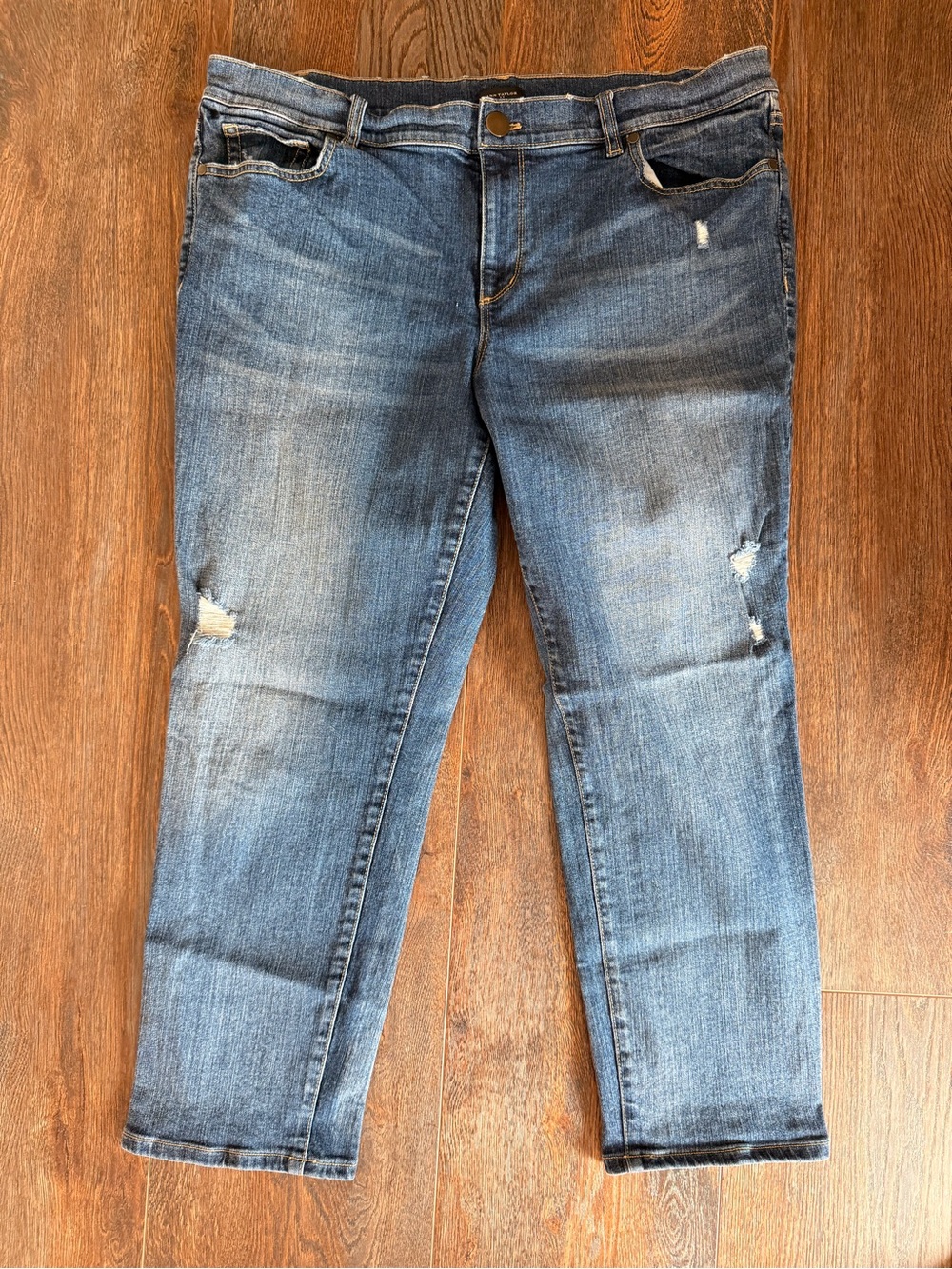 Ann Taylor Distressed Boyfriend Cropped Jeans